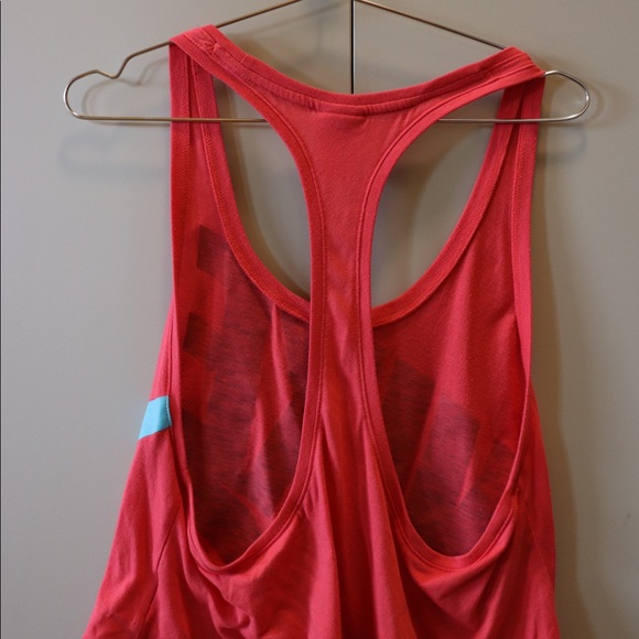 Nike crop top - Picture 3 of 3